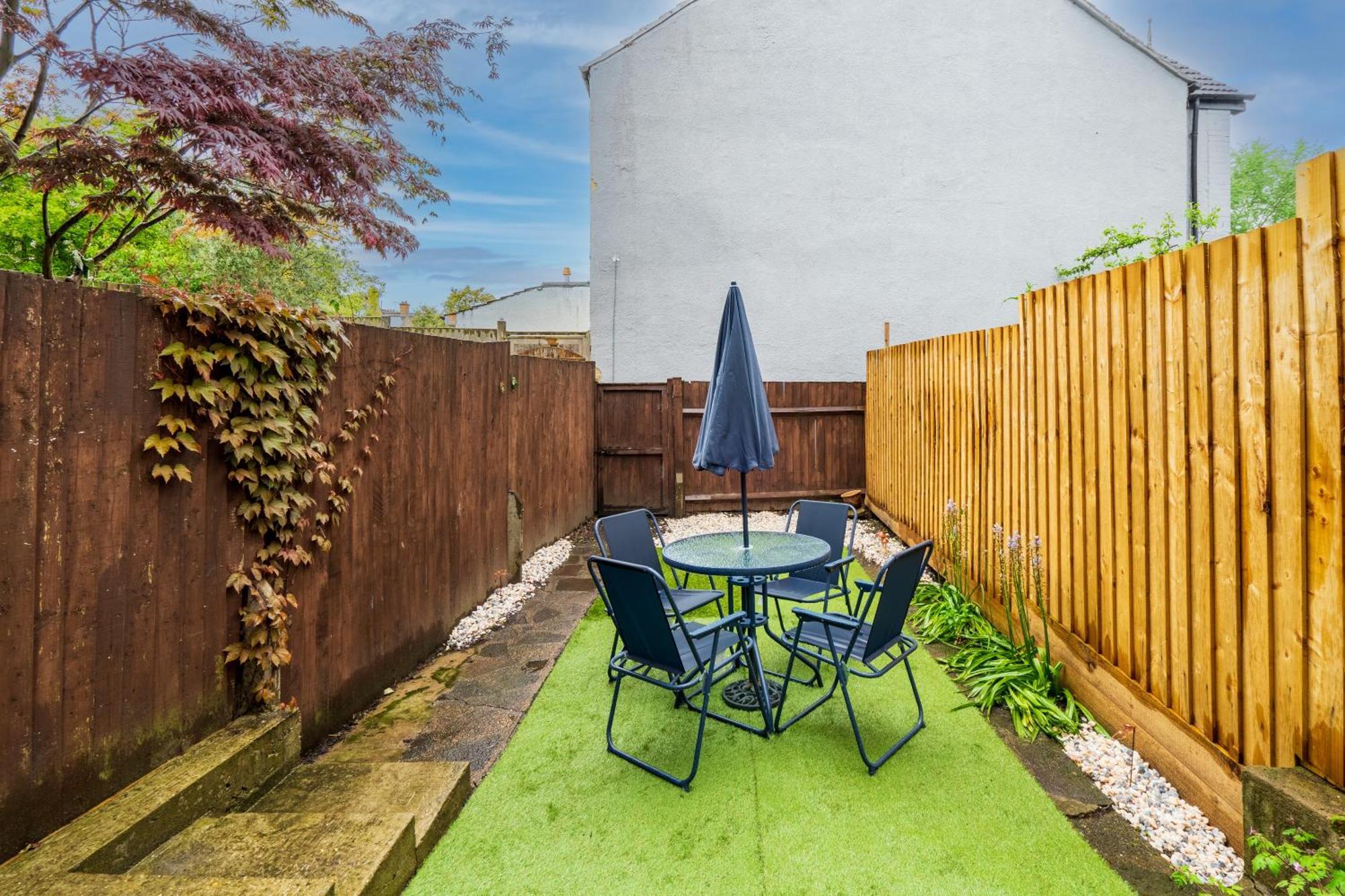 Modern 3 Bedroom Apartment In Wimbeldon Park London Exterior photo