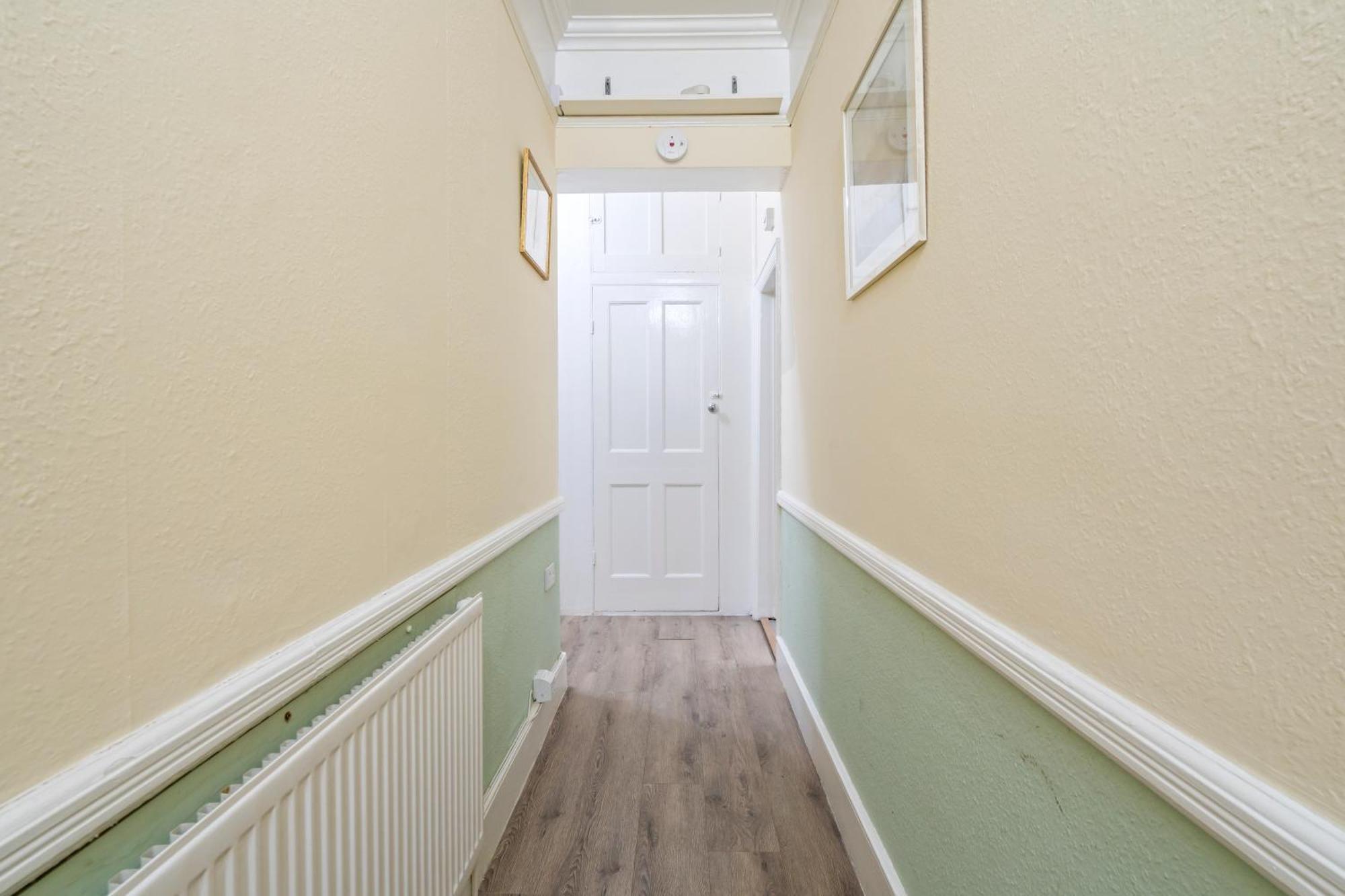 Modern 3 Bedroom Apartment In Wimbeldon Park London Exterior photo